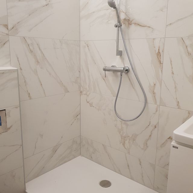 Neu gestaltetes Badezimmer mit Fliesen Petrovic in Hengsberg